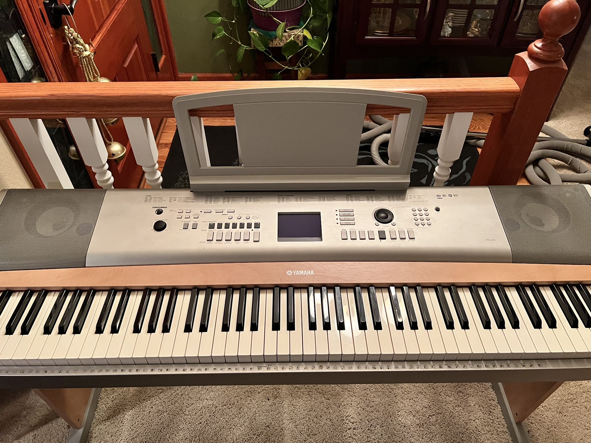 Yamaha Electric Keyboard