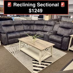 GREAT DELAS !!! Sectional With 3 Recliners 