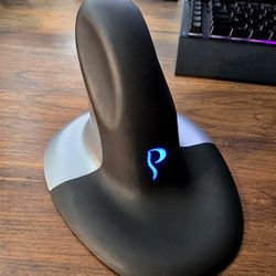 Penguin Ambidextrous Ergonomic Mouse Medium (2nd Mouse FREE) 