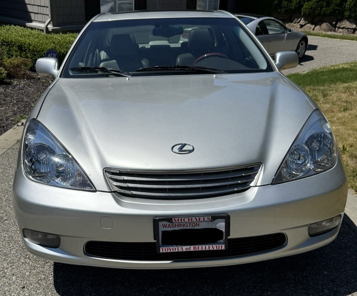 2004 Lexus ES 330 (Branded Title) – One-Owner • Well Maintained • New Struts + New Steering Rack • 195 k mi – $2,800 OBO (Bellevue)