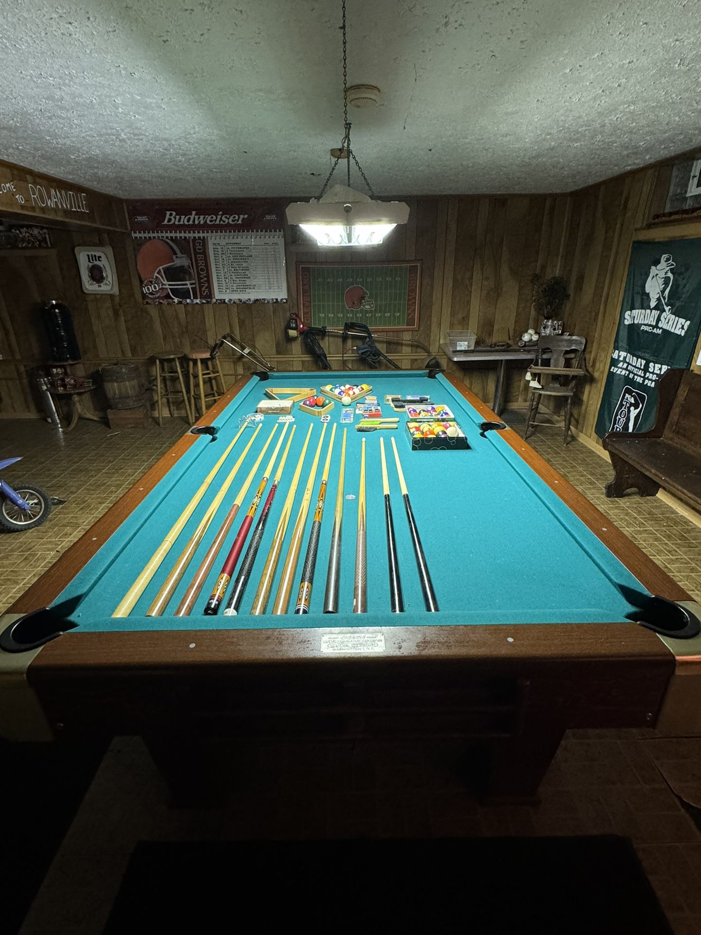 Conn Billiard & Bowling Supply Pool Table 9’