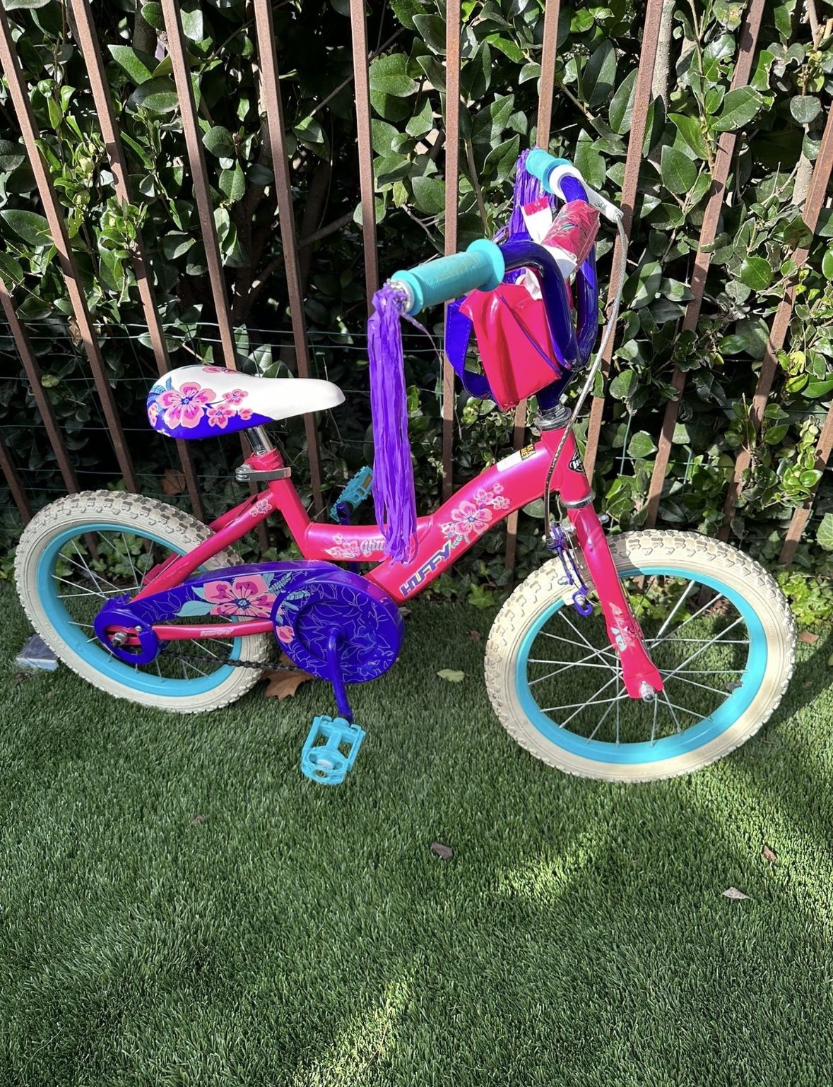 Huffy Glitter 16” Kids Bike Pink/Teal color