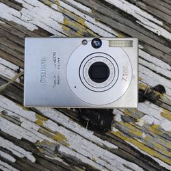 Canon PowerShot Sd1000 Digital Elph