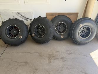 Complete set Sand Stripper Paddle Tires and Method Wheels