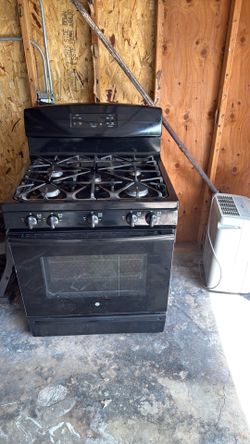 GE gas stove —- $150