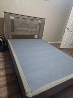 Headboard/Frame/boxspring