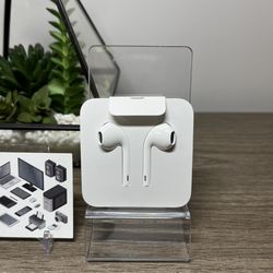 New Original Apple EarPods Headphones Lightning Wired for iPhone 7/8/X/11/12/13
