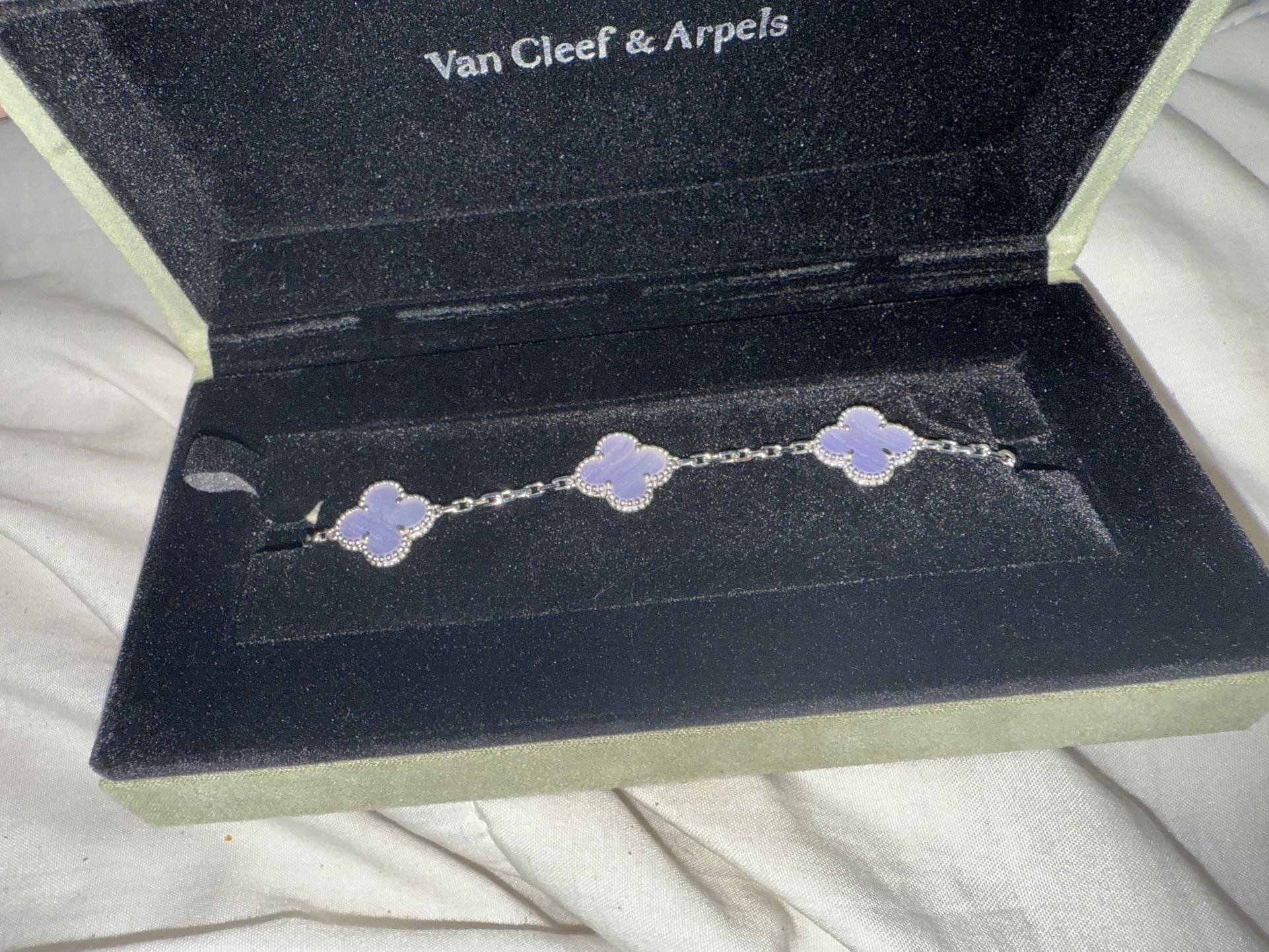 Vancleef Arpels Vintage Alhambra Bracelet Motifs 18K White