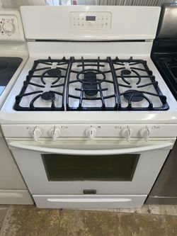 Frigidaire gas stove five burner convection