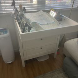 Baby Changing Table – Excellent Condition