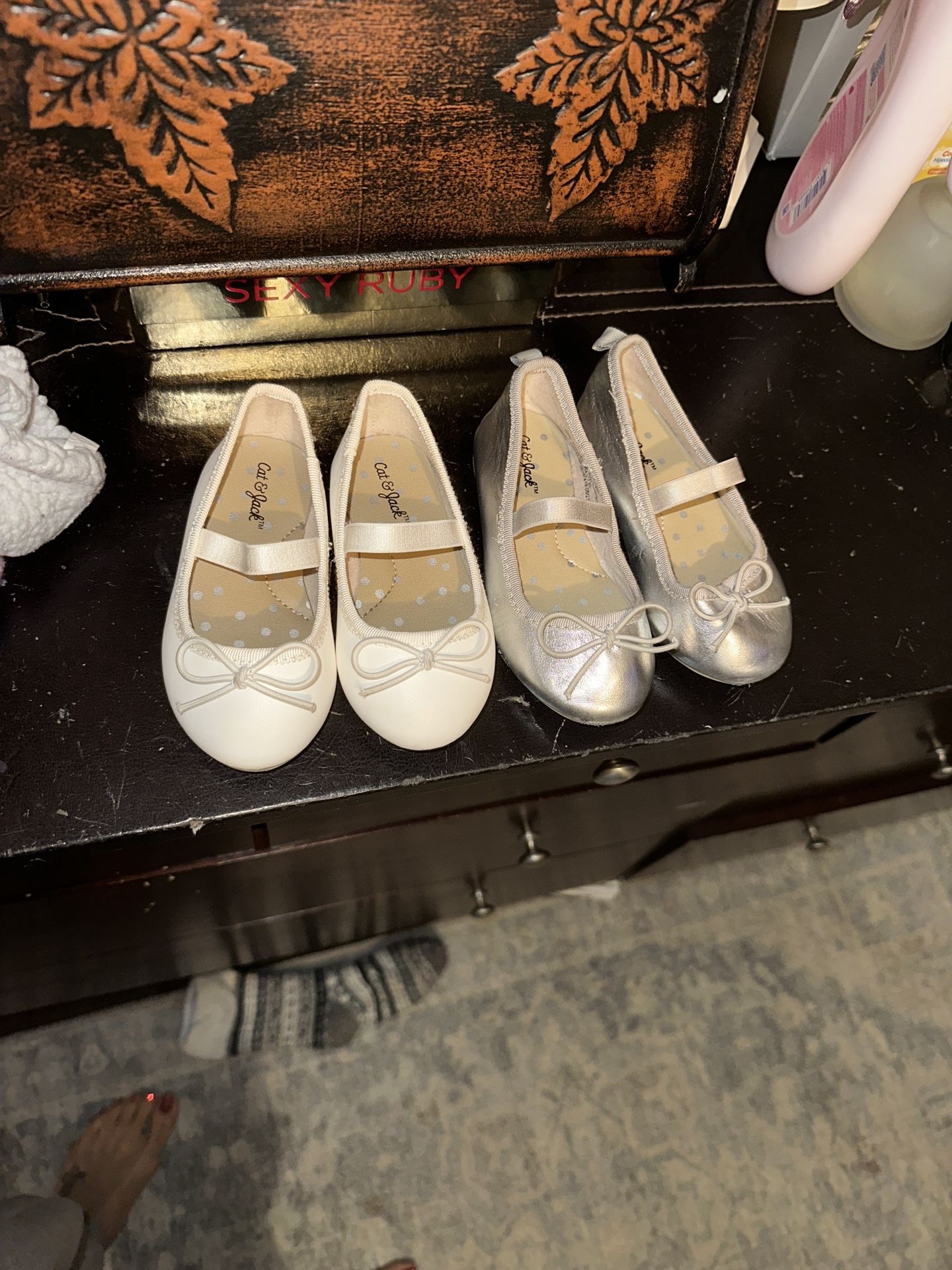 Cat & Jack White And Silver Dress Shoes