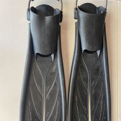 Atomic Aquatics Split Fins