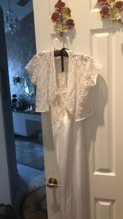 Satin Gown W/lace &sm.Pearls.used.size S