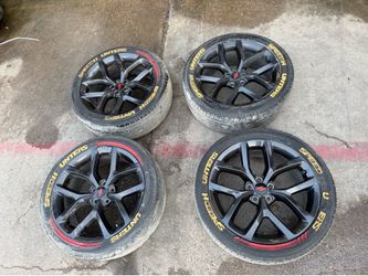 Dodge challenger wheel set