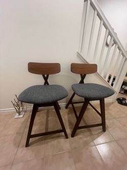 25.25" Counter Height Stools. Set of 2.