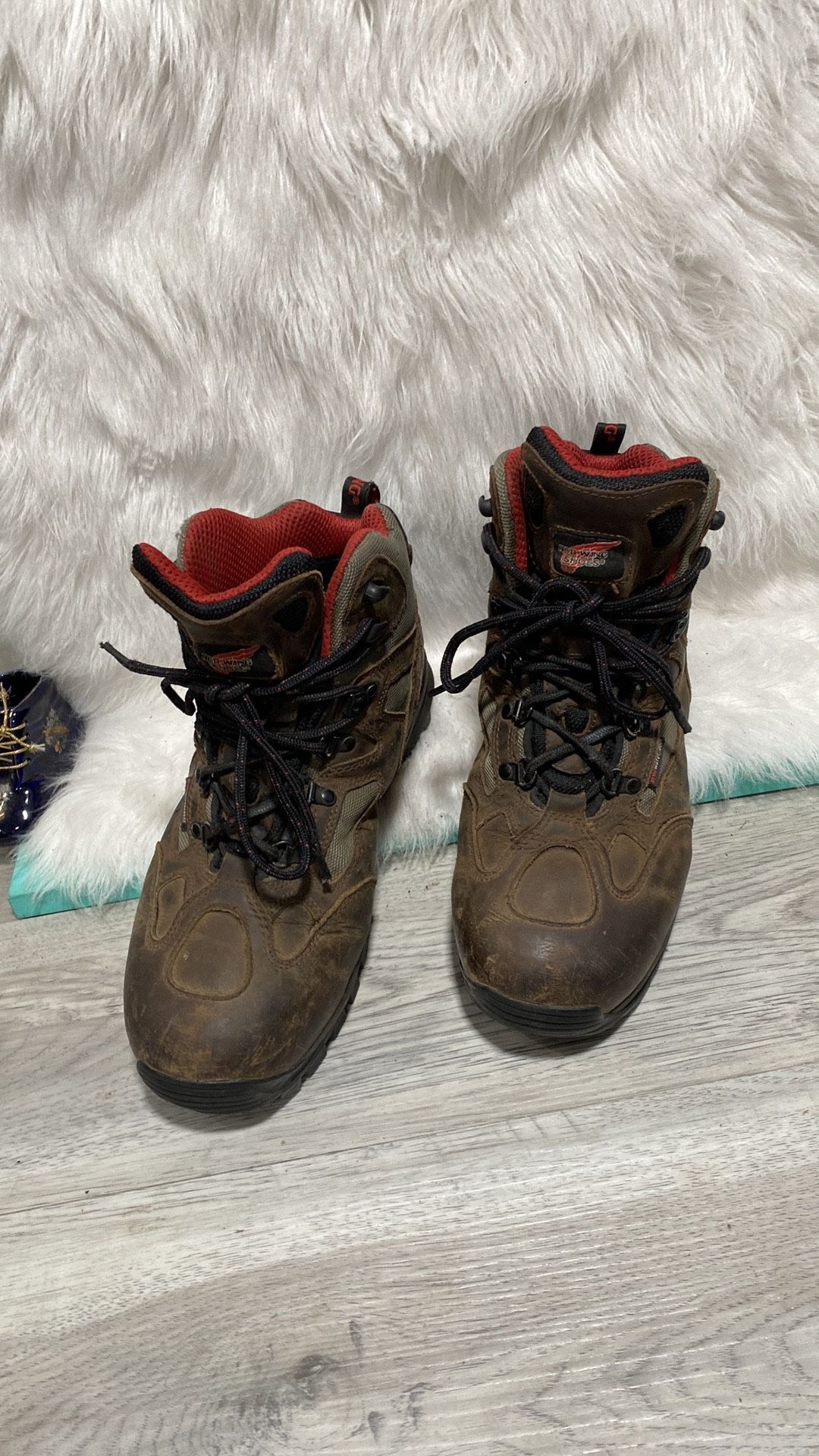 RED WING 6672 Mens Size 10.5 EE Waterproof Safety Steel Toe Boot Vibram