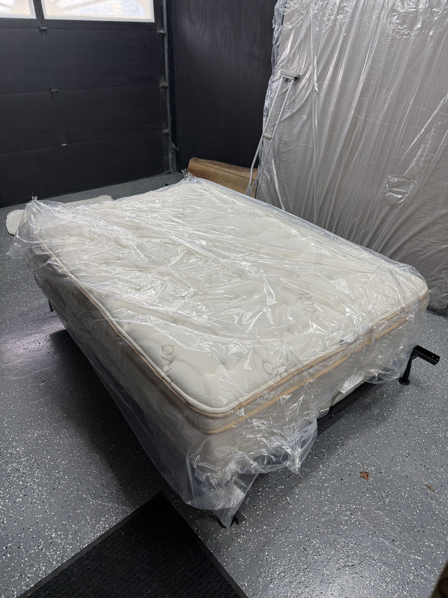 Saatva Classic Mattress, Plush Soft, 11.5", Full, Like New, Bed Frame & Box Spring