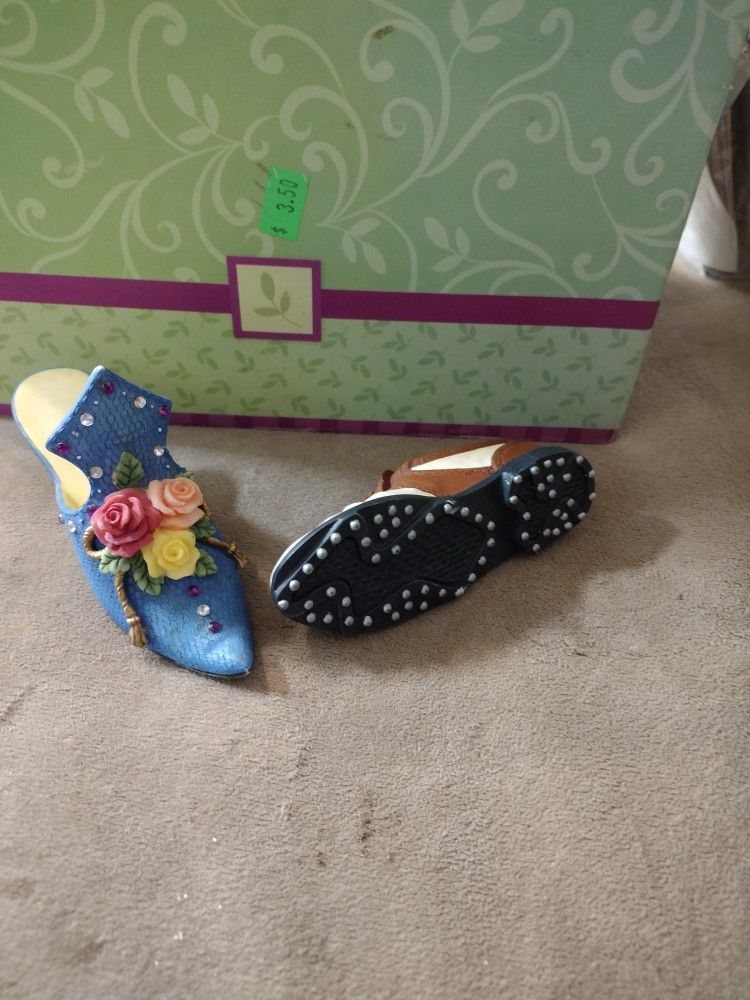 Just The Right Shoe And Vintage Woman's Shoe. Defect. Set of two mini shoes. 