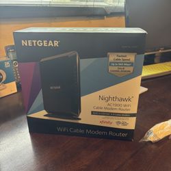 Netgear (Nighthawk AC1900 WiFi Cable Modem Router)