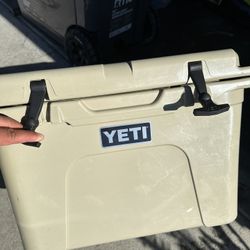 Yeti Cooler 35