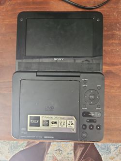 Sony DVP-FX750 7-Inch Portable DVD Player