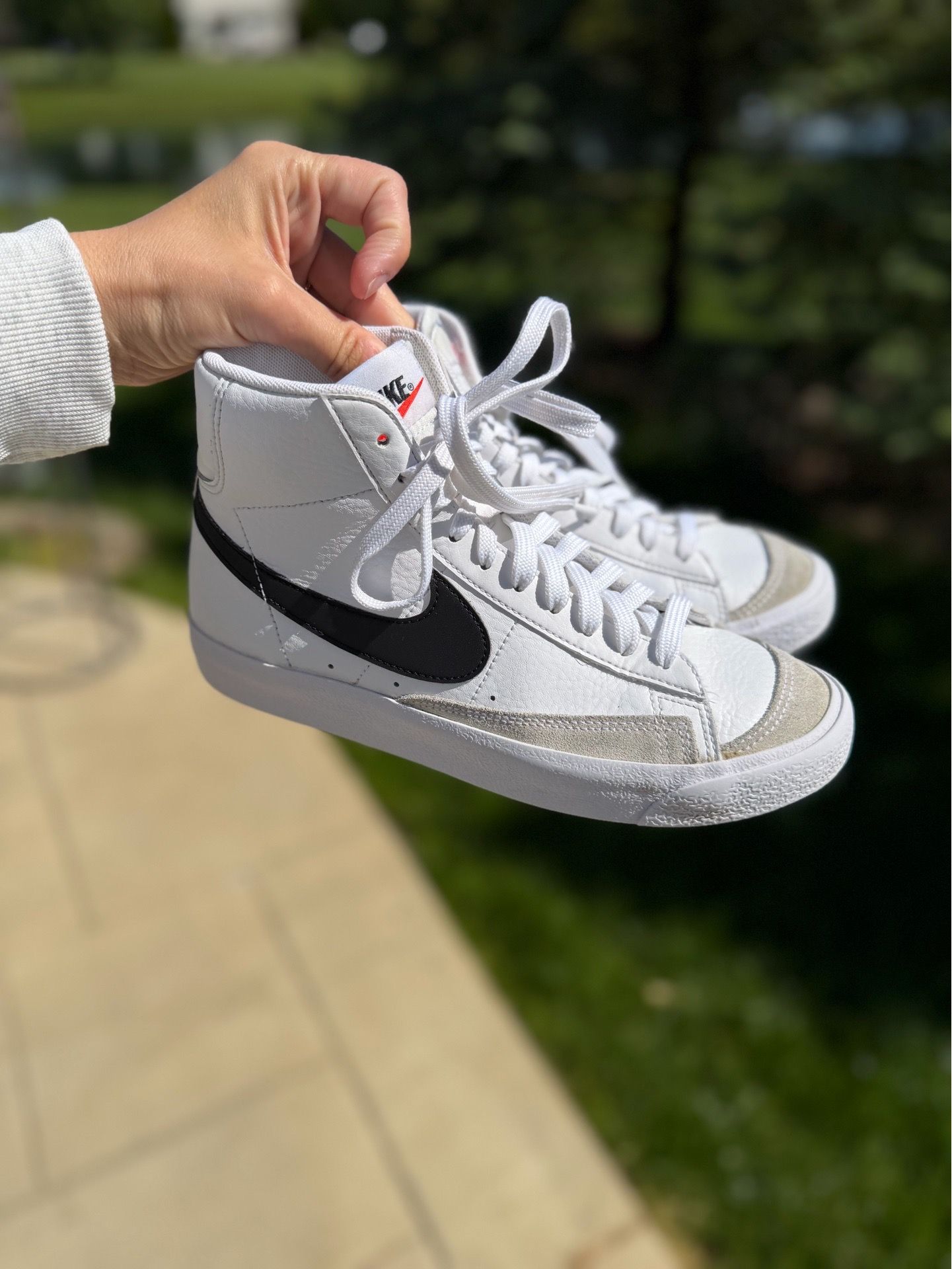 Women’s 8 or Men’s/Youth 6.5 Nike Blazer Mid '77 Vintage White Black High Top Sneaker Shoes
