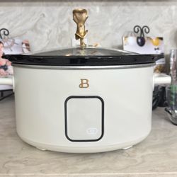 Beautiful 6 QT Slow Cooker 