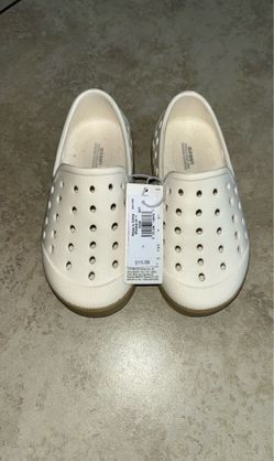 Old Navy Toddler Boy’s Perforated Slip On Shoes (partially plant-base), Size 6