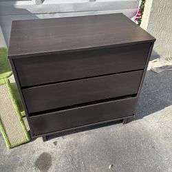 Small dresser 32”30” good drawers good shape 