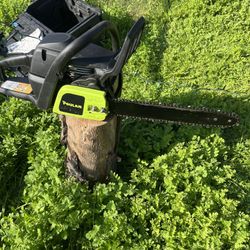 POULAN 16” CHAINSAW PL3314 LIKE NEW AND WORKING GOOD READY FOR WORK