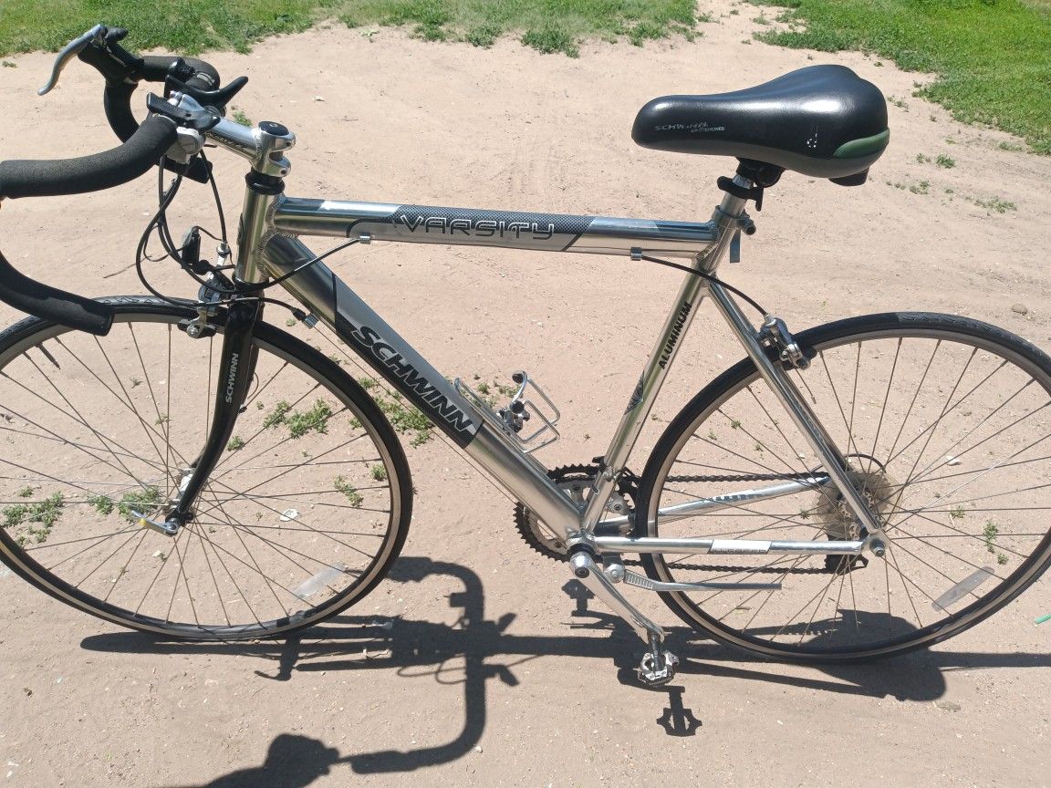 Schwinn Varsity Aluminum https://offerup.com/redirect/?o=MTQuU3BlZWQucmFjZWluZy5iaWtlLmdyZWF0LmNvbmRpdGlvbi5yZWFkeS5mb3IueW91ci5uZXh0.trip