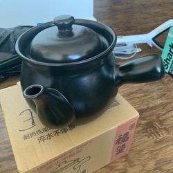 100% Ceramic Teapot - Like New