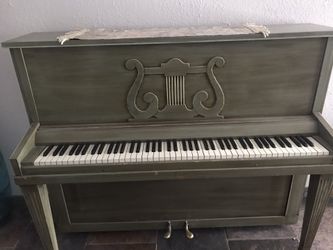 ANTIQUE 1895’s PIANO