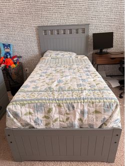Twin bedroom set
