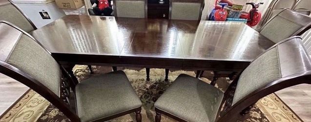 Dinning Table