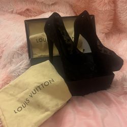 Lv Heels 