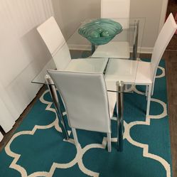 Dining room Table 