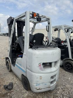 6 Forklifts Nissan