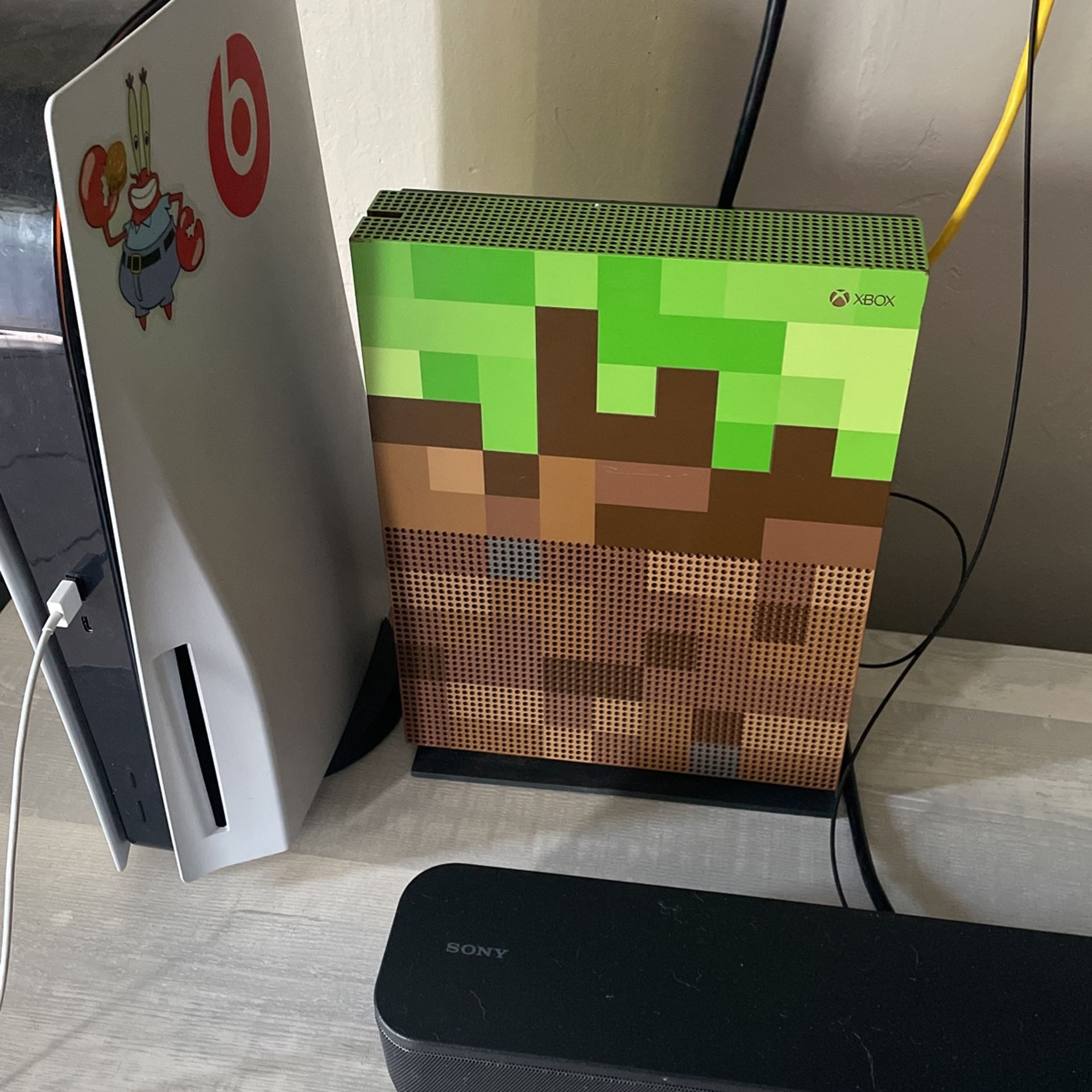Xbox One S Minecraft Special Edition