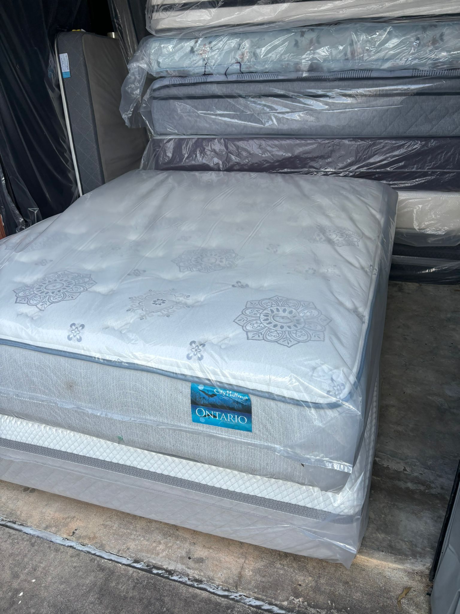 Queen Size Mattress And Box Spring