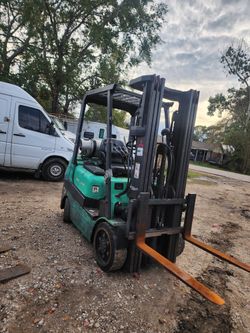 Forklift 