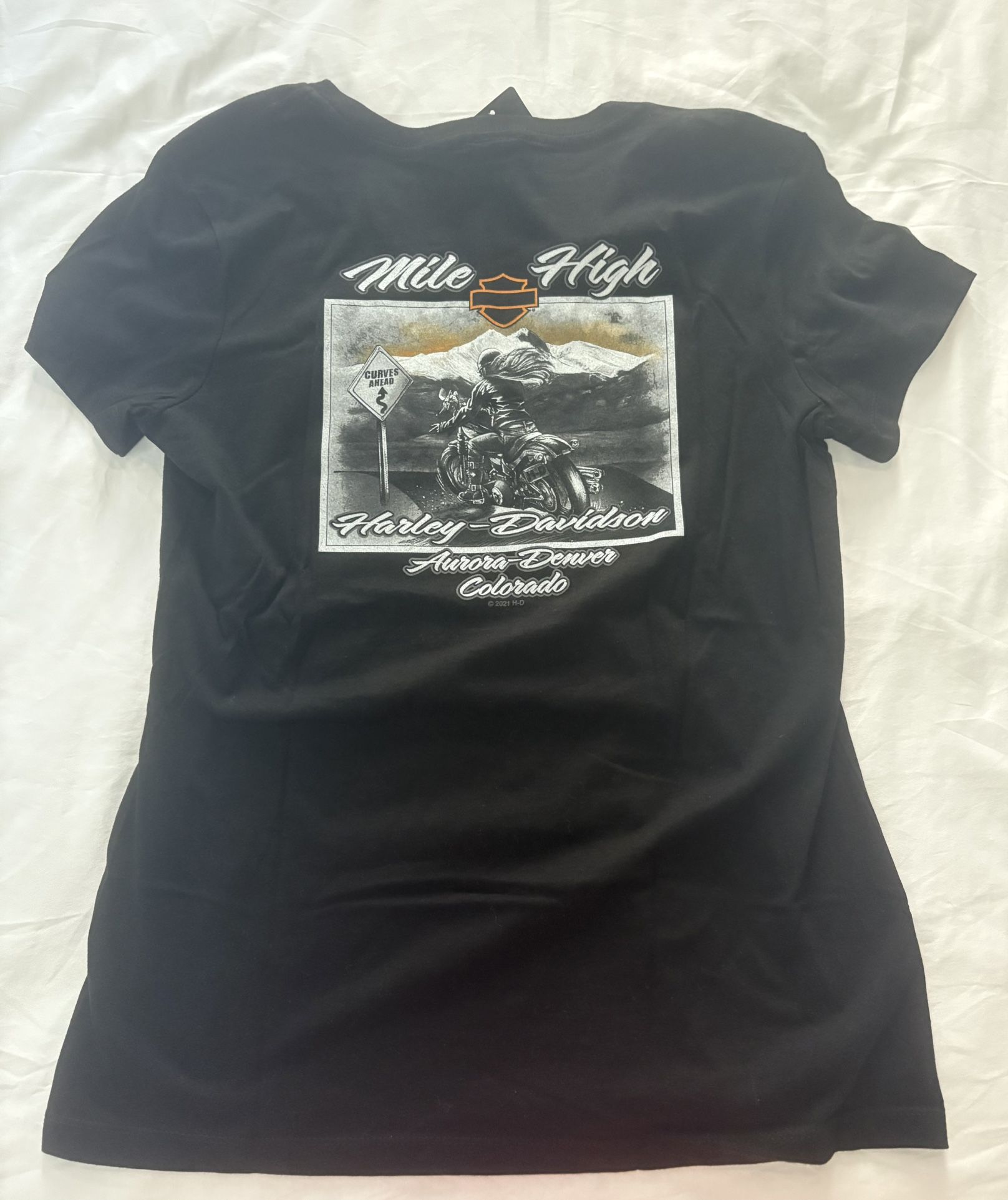 Harley Davidson Women’s T-shirt Size Medium NWT