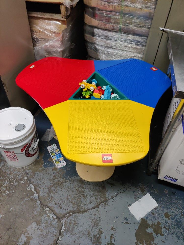 Lego Three Way Play Table Comes With Lego Chairs