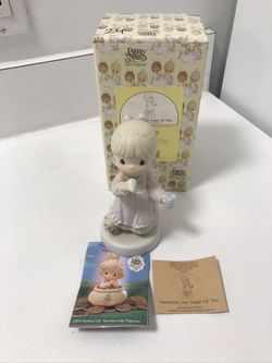 Precious Moments Enesco "Memories Are Made Of This"