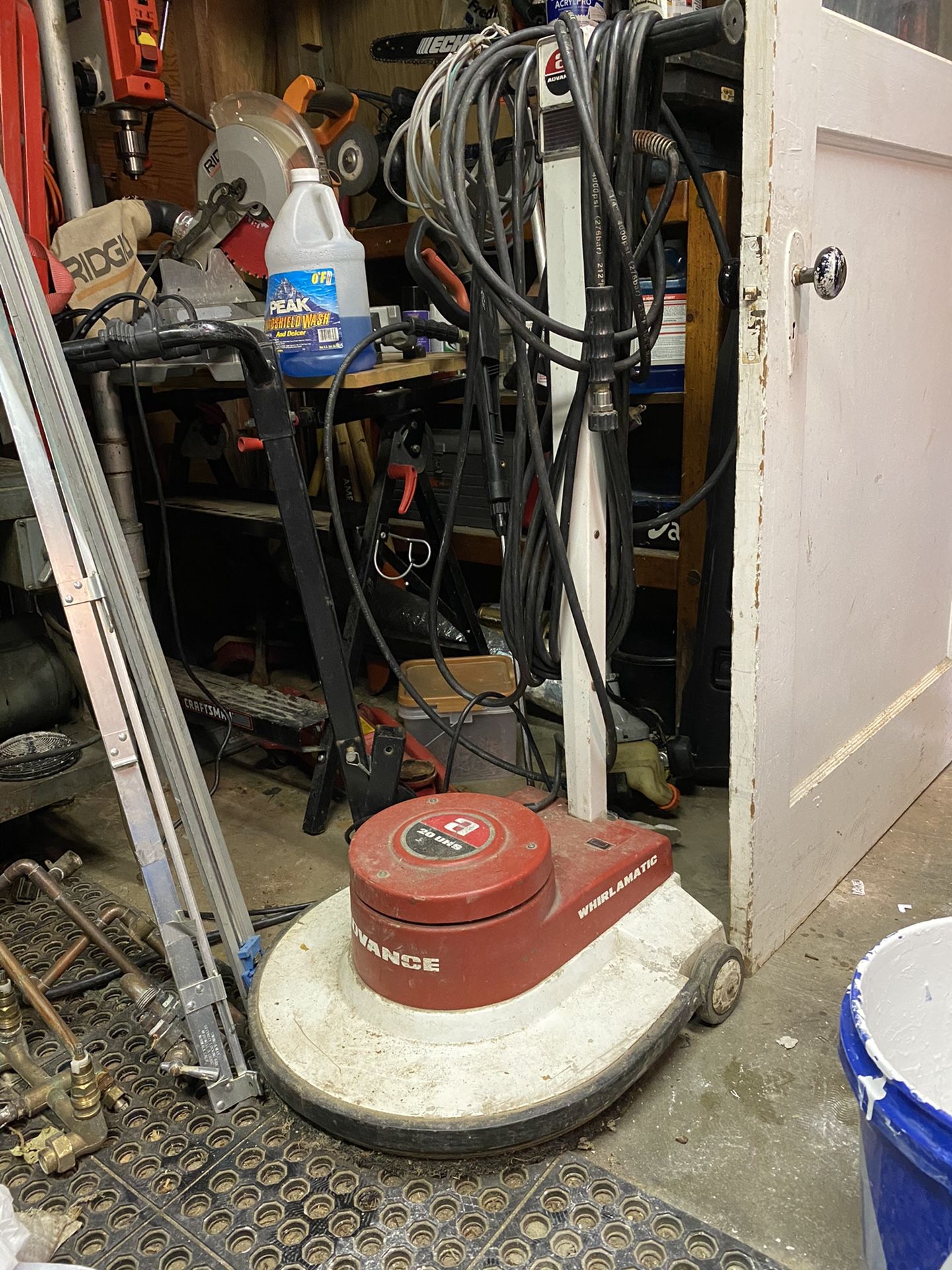 Floor polishers