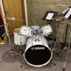 Yamaha White Pearl Drumset