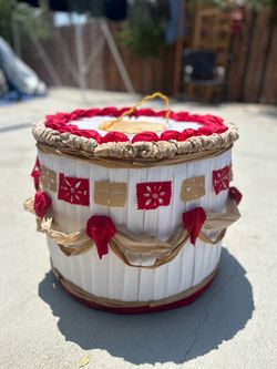 Cake piñata