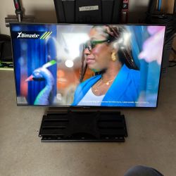 Samsung 43 TV And Wall Mount 