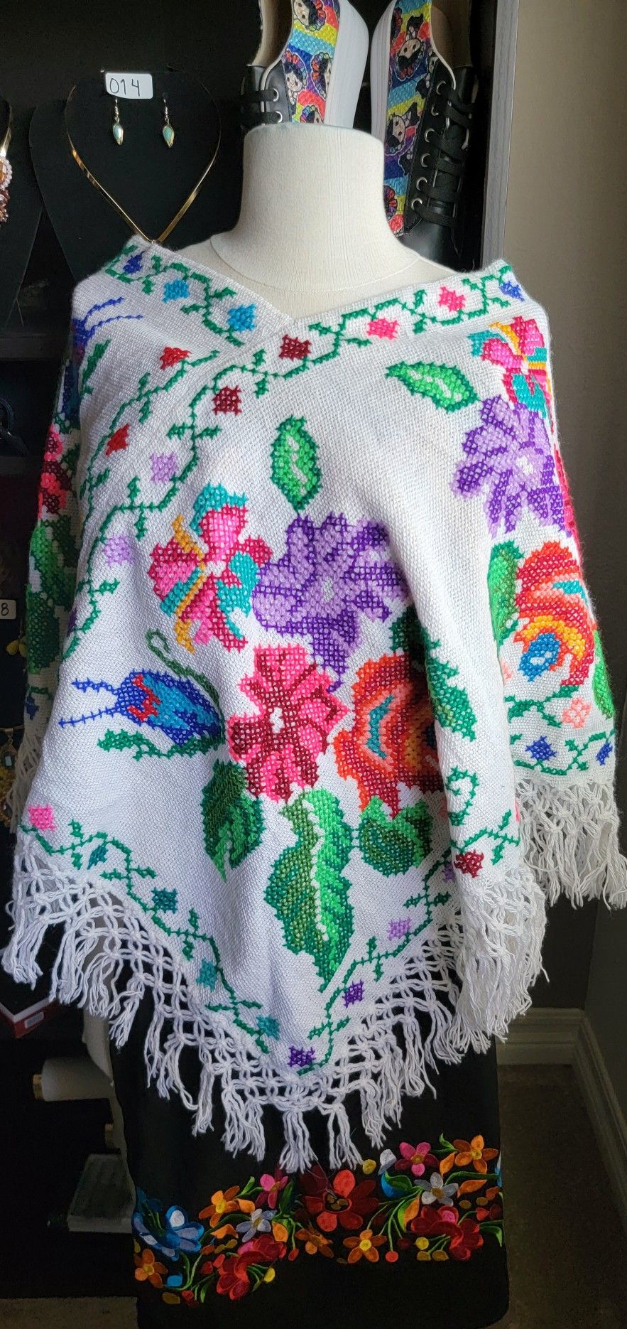 Mexican Poncho. Mañanitas