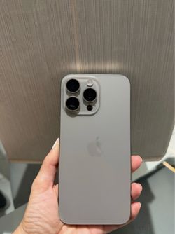 iPhone 15 pro max 512 GB UNLOCKED for all carriers